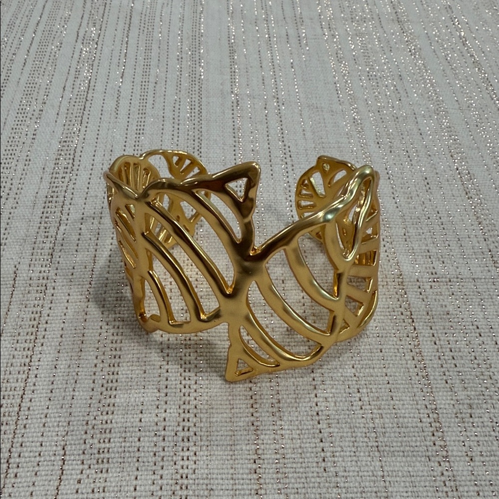 Elegant Gold Cuff Bracelet